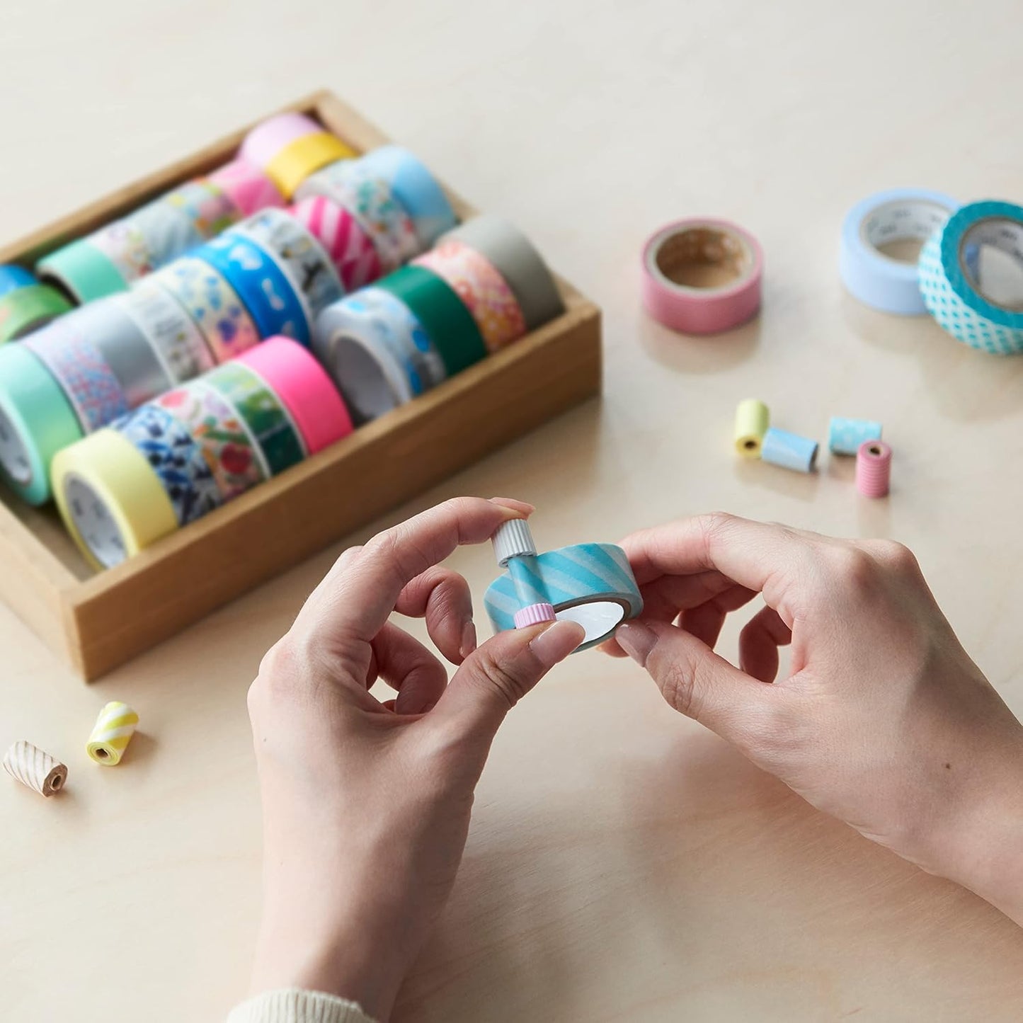 Kanmido Maco Portable Masking Tape Holder Pen-Size